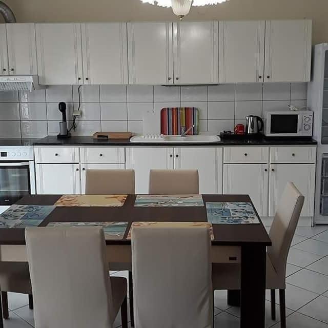 Stathoris Deluxe Apartment Néa Péramos المظهر الخارجي الصورة